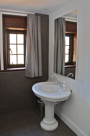 Imagen de la habitación del Hotel Manoir Dalmore. Foto 5