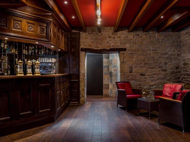 Imagen del bar/restaurante del Hotel Manoir De Kerhuel. Foto 3