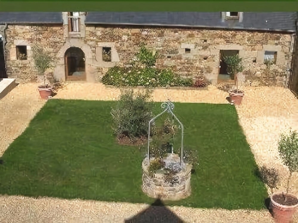 Imagen de los exteriores del Hotel Manoir De Kermodest. Foto 9