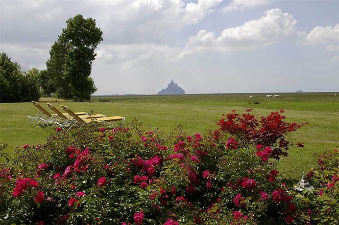 Imagen de los exteriores del Hotel Manoir De La Roche Torin, The Originals Relais (relais Du Silence). Foto 7