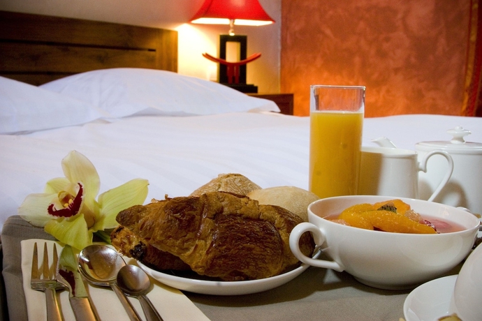 Imagen de la habitación del Hotel Manoir Des Indes, The Originals Relais (relais Du Silence). Foto 10