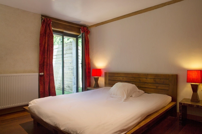 Imagen de la habitación del Hotel Manoir Des Indes, The Originals Relais (relais Du Silence). Foto 14