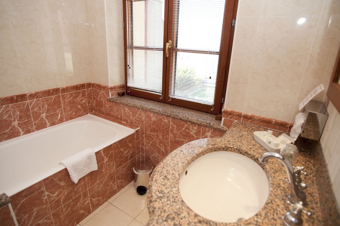 Imagen de la habitación del Hotel Manoir Du Cunningham. Foto 11