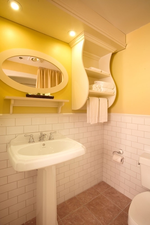 Imagen de la habitación del Hotel Manoir Du Lac Delage. Foto 6