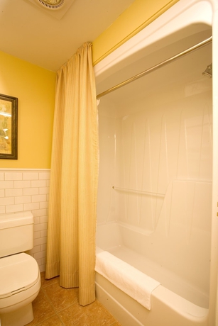 Imagen de la habitación del Hotel Manoir Du Lac Delage. Foto 10