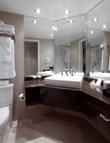 Imagen de la habitación del Hotel Manoir Victoria. Foto 10