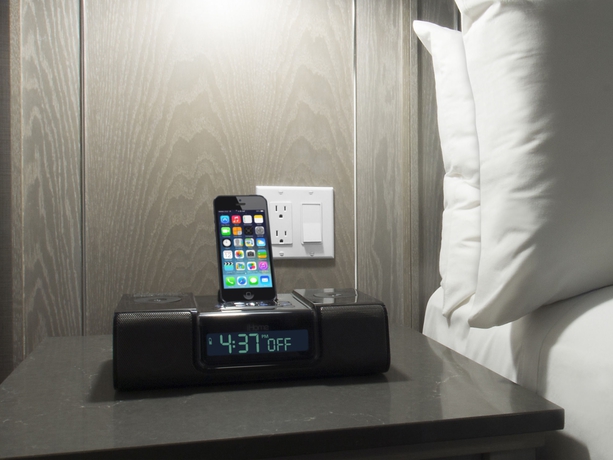 Imagen de la habitación del Hotel Manoir Victoria. Foto 11