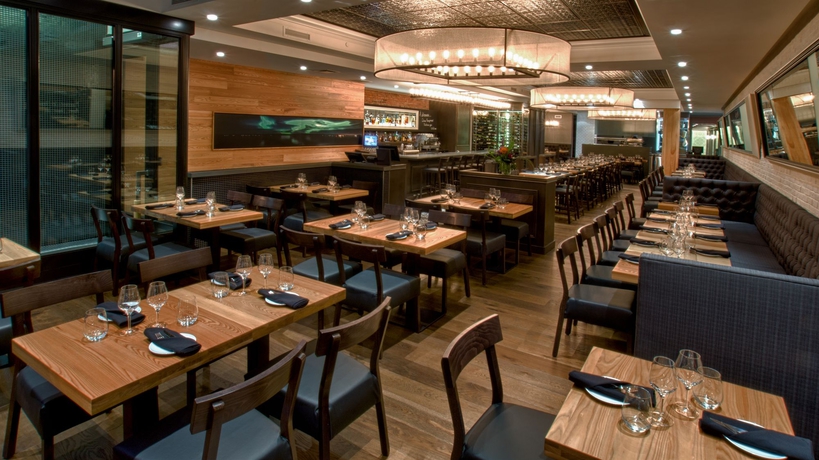 Imagen del bar/restaurante del Hotel Manoir Victoria. Foto 6