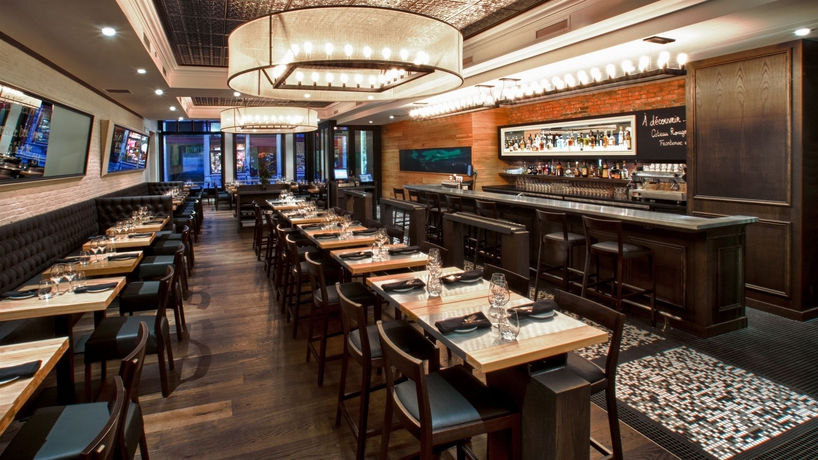 Imagen del bar/restaurante del Hotel Manoir Victoria. Foto 7