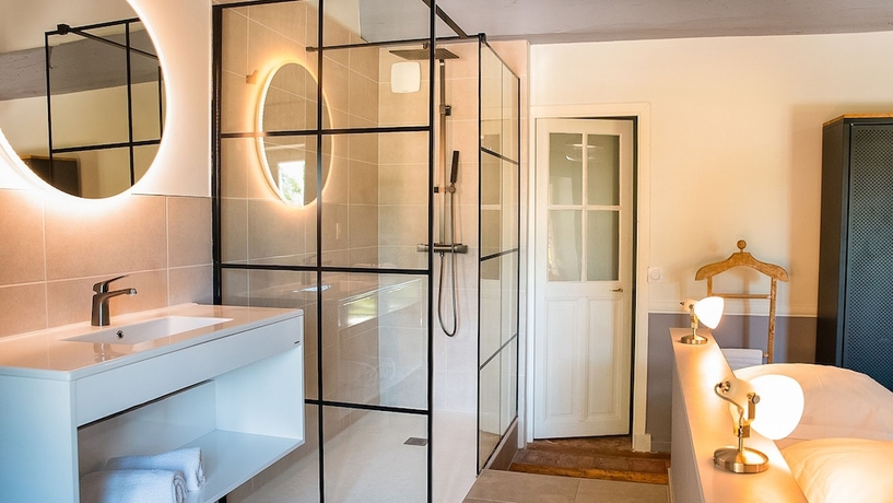 Imagen de la habitación del Hotel Manoir le Roure. Foto 8