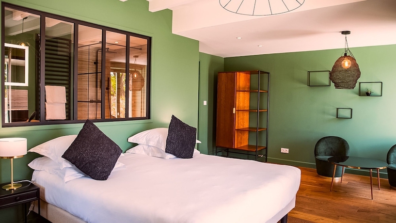 Imagen de la habitación del Hotel Manoir le Roure. Foto 10