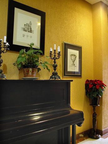 Imagen de los interiores del Hotel Manolo Mayo. Foto 6