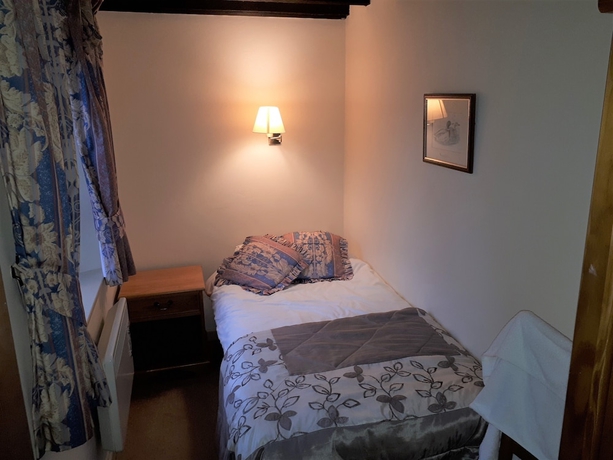 Imagen de la habitación del Hotel Manor Court Club. Foto 10