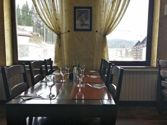 Imagen del bar/restaurante del Hotel Manor Ski. Foto 4