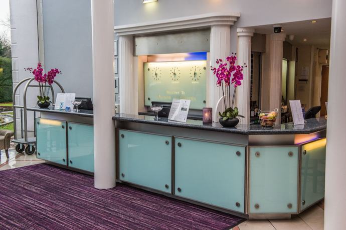 Imagen de los interiores del Hotel Manor of Groves. Foto 20