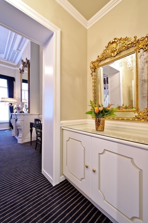 Imagen de la habitación del Hotel Manos Premier. Foto 9