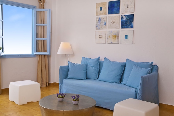 Imagen de la habitación del Hotel Manos Small World. Foto 10