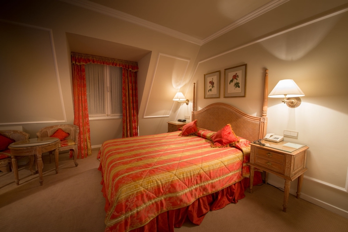 Imagen de la habitación del Hotel Manos Stephanie. Foto 3