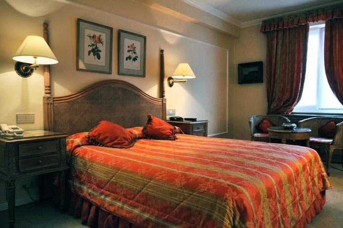 Imagen de la habitación del Hotel Manos Stephanie. Foto 5