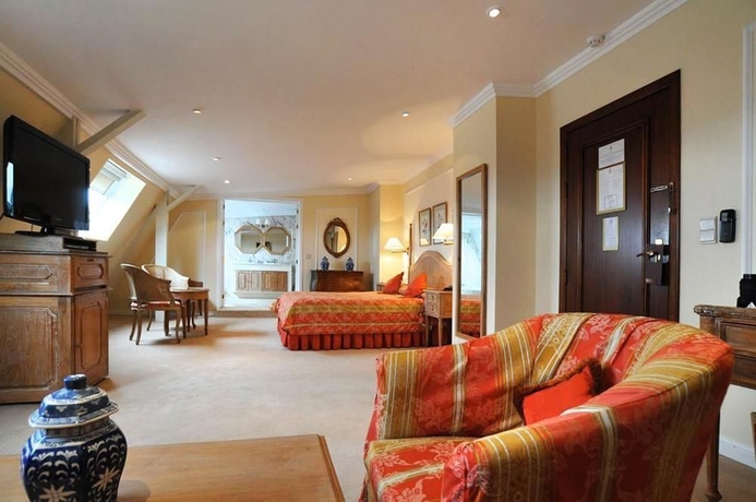 Imagen de la habitación del Hotel Manos Stephanie. Foto 8