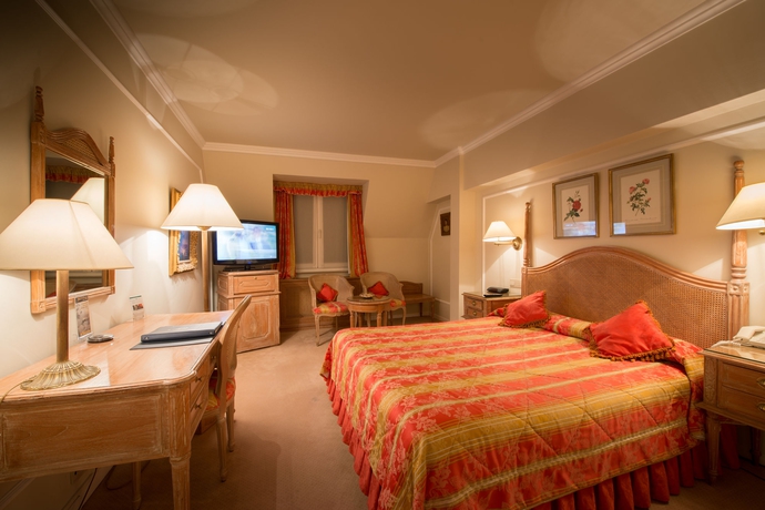 Imagen de la habitación del Hotel Manos Stephanie. Foto 13