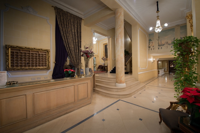 Imagen de los interiores del Hotel Manos Stephanie. Foto 15