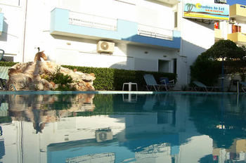 Imagen de los exteriores del Hotel Manos Studios. Foto 15