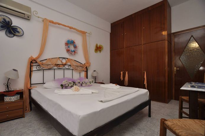 Imagen de la habitación del Hotel Manos Syros. Foto 2