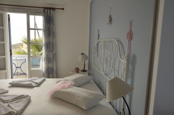 Imagen de la habitación del Hotel Manos Syros. Foto 3