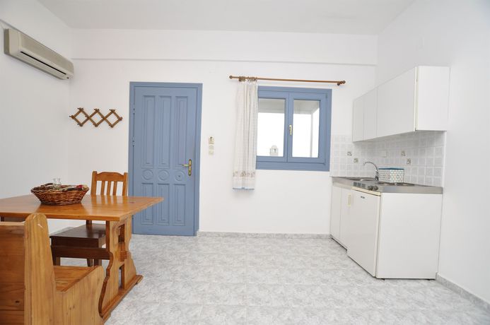 Imagen de la habitación del Hotel Manos Syros. Foto 8