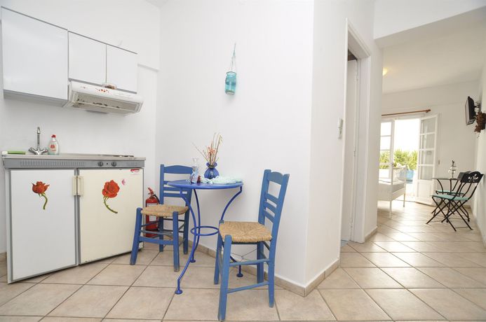 Imagen de la habitación del Hotel Manos Syros. Foto 13