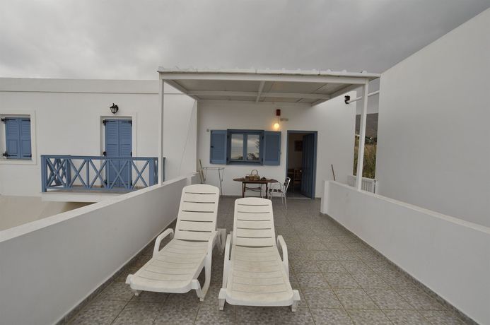 Imagen de la habitación del Hotel Manos Syros. Foto 14