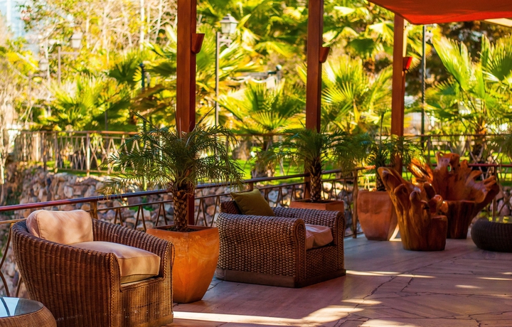 Imagen de los interiores del Hotel Manquehue. Foto 14