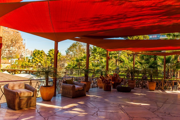 Imagen de los exteriores del Hotel Manquehue. Foto 10