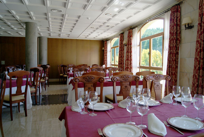 Imagen del bar/restaurante del Hotel Manrique de Lara. Foto 4