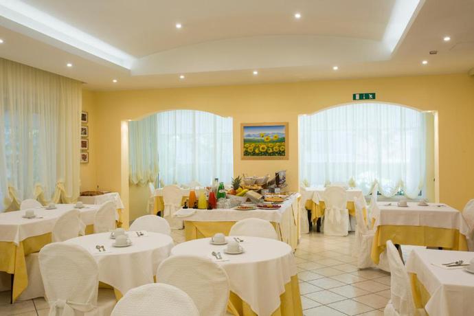 Imagen general del Hotel Mansarda Cannes. Foto 3