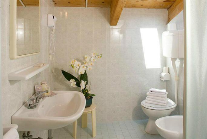 Imagen general del Hotel Mansarda Cannes. Foto 5