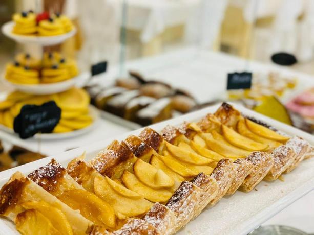 Imagen general del Hotel Mansarda Cannes. Foto 8