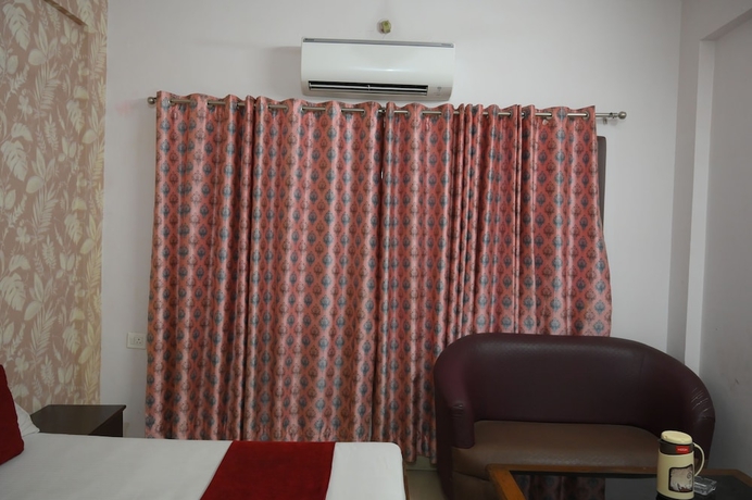 Imagen de la habitación del Hotel Mansarovar and Banquets. Foto 10