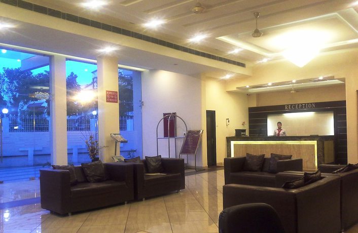 Imagen de los interiores del Hotel Mansarover Paradise. Foto 17