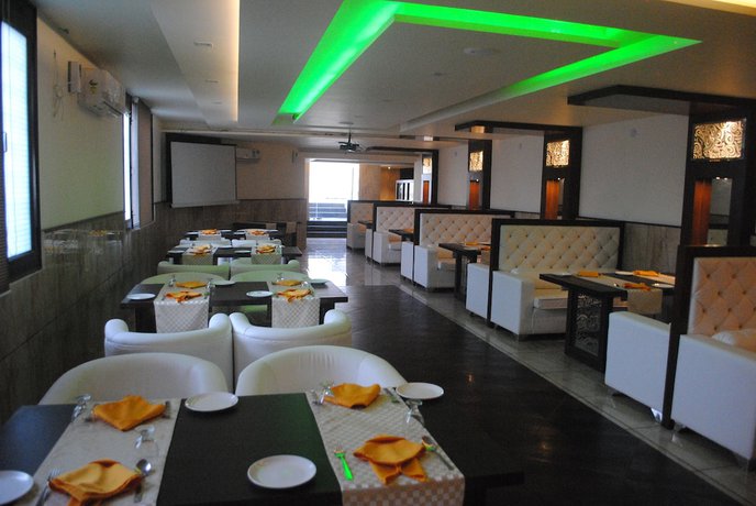 Imagen del bar/restaurante del Hotel Mansarover Paradise. Foto 6