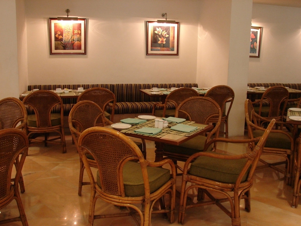 Imagen del bar/restaurante del Hotel Mansingh Palace. Foto 2