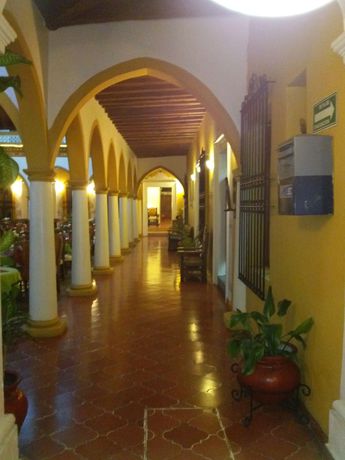 Imagen de los interiores del Hotel Mansi&oacute;n De Los &Aacute;ngeles. Foto 13