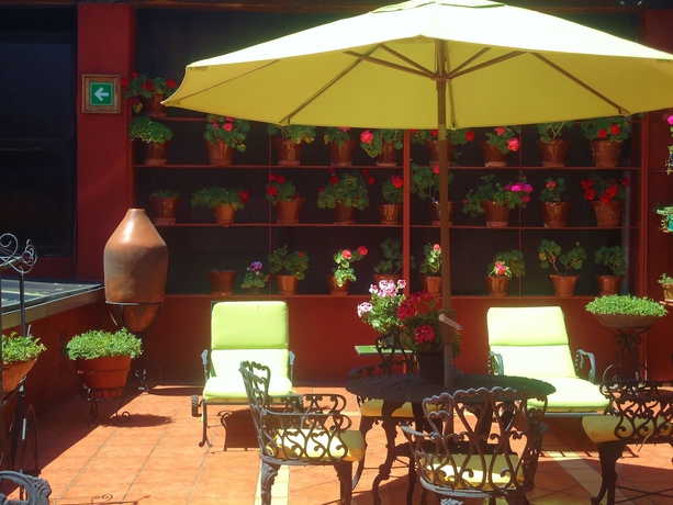 Imagen de los exteriores del Hotel Mansion Iturbe. Foto 11