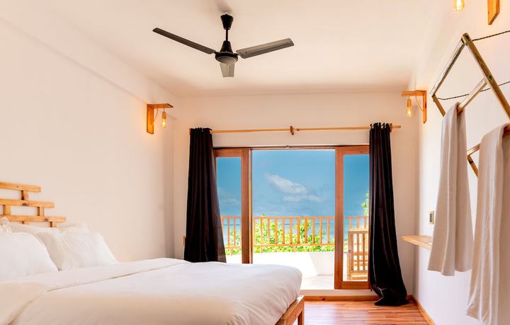 Imagen de la habitación del Hotel Manta Sea View. Foto 17
