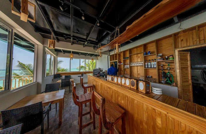 Imagen del bar/restaurante del Hotel Manta Sea View. Foto 16