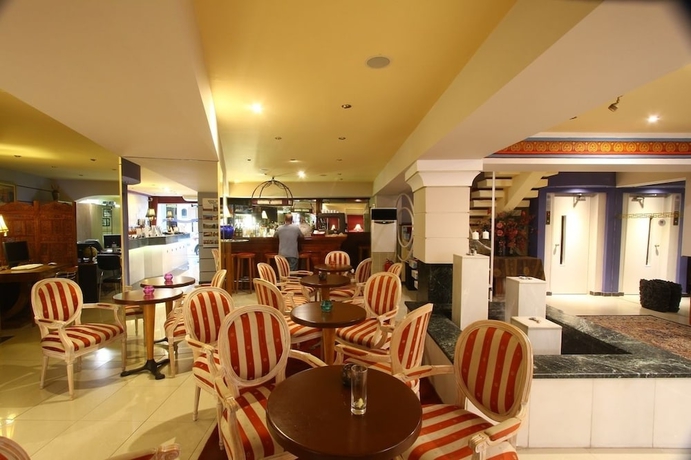 Imagen del bar/restaurante del Hotel Mantas, Loutraki - Perachora. Foto 2