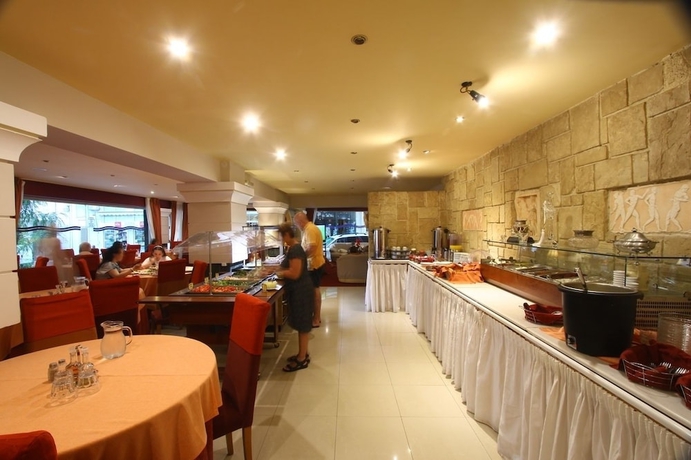 Imagen del bar/restaurante del Hotel Mantas, Loutraki - Perachora. Foto 4