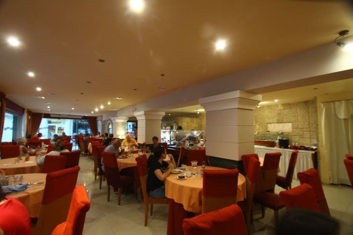 Imagen del bar/restaurante del Hotel Mantas, Loutraki - Perachora. Foto 5