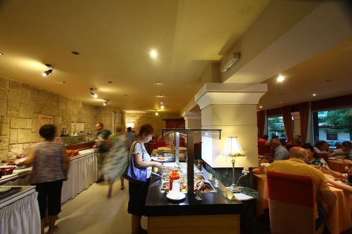 Imagen del bar/restaurante del Hotel Mantas, Loutraki - Perachora. Foto 7